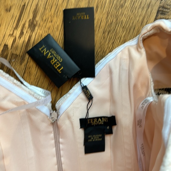 Terani Couture Gown Off-Shoulder Brocade Mother of the Bride Groom Size 4 - Picture 7 of 10